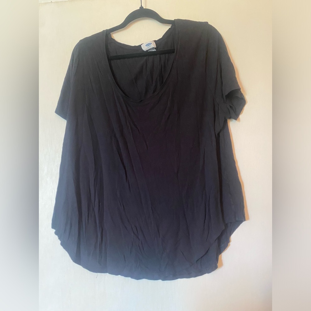 5/$20 old navy t shirt
